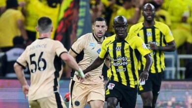 الاتحاد يواصل ملاحقة الهلال بفوز مثير على الشباب