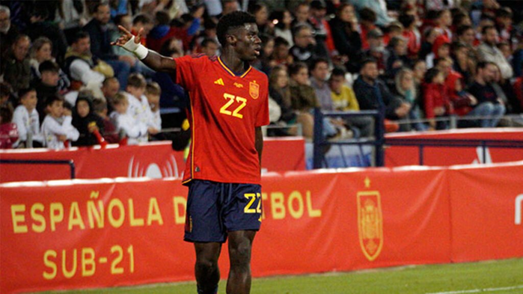 أسان دياو بقميص منتخب إسبانيا تحت 21 عامًا