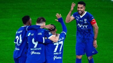 الهلال يستعيد توازنه بثلاثية في الخليج