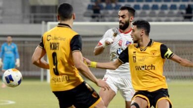 الكويت يصمد بالنقص العددي ويُقصي القادسية من نصف النهائي