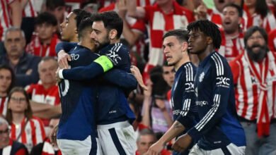 يونايتد يُسكت سان ماميس بثلاثية ويقترب من نهائي اليورباليغ