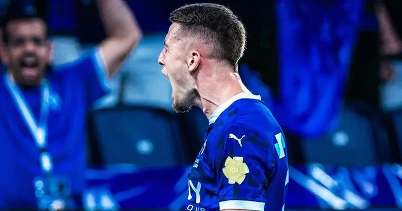 الهلال يؤكد تواجده في النخبة الآسيوية بثنائية في القادسية