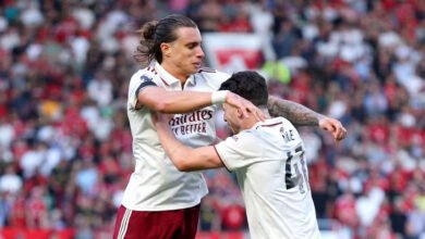 الحظ يعاند يونايتد.. ارسنال يبدأ موسمه بفوز مهم خارج الديار