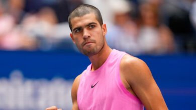 ألكاراز يبدد المخاوف ويتجاوز دارديري في أمريكا المفتوحة