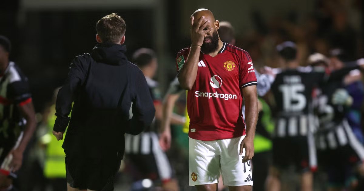 كارثة جديدة في سجلات مانشستر يونايتد.. غريمسبي يحقق المعجزة