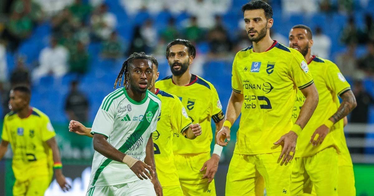 أهلي جدة ينتفض في الشوط الثاني ويُسقط الحزم بهدفين