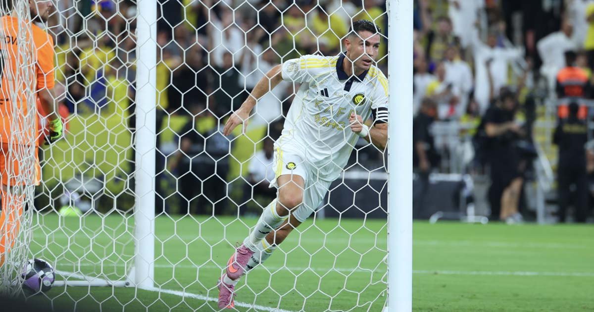 النصر يحسم قمة العلامة الكاملة ويوقع الاتحاد في أول هزيمة