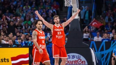تركيا تكتسح اليونان وتعود إلى نهائي يوروباسكت بعد 24 عامًا
