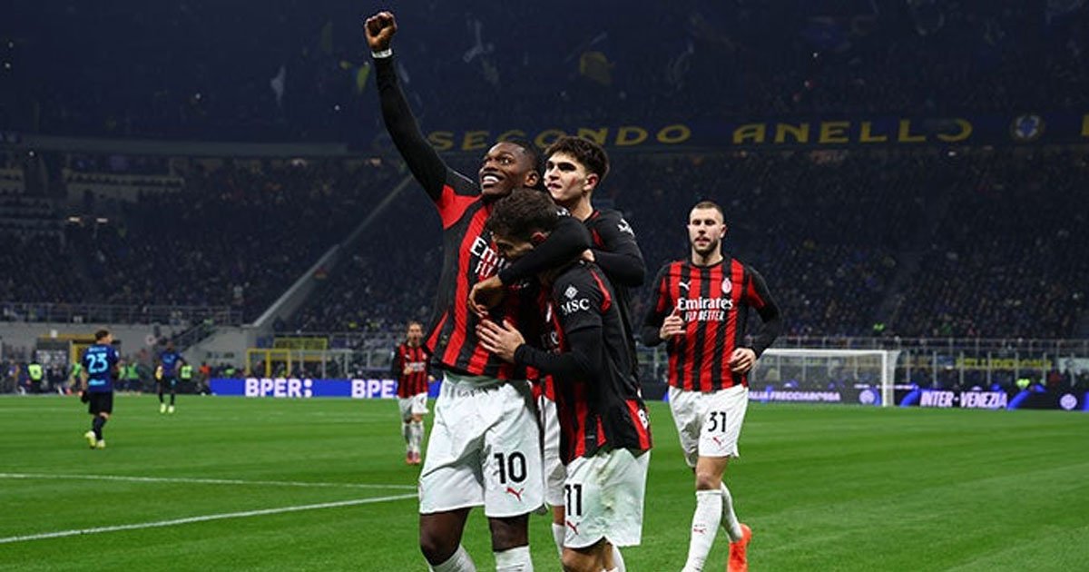 مينيان يُحبط تشالهانوغلو ويقود ميلان لإسقاط الإنتر في ديربي محوري