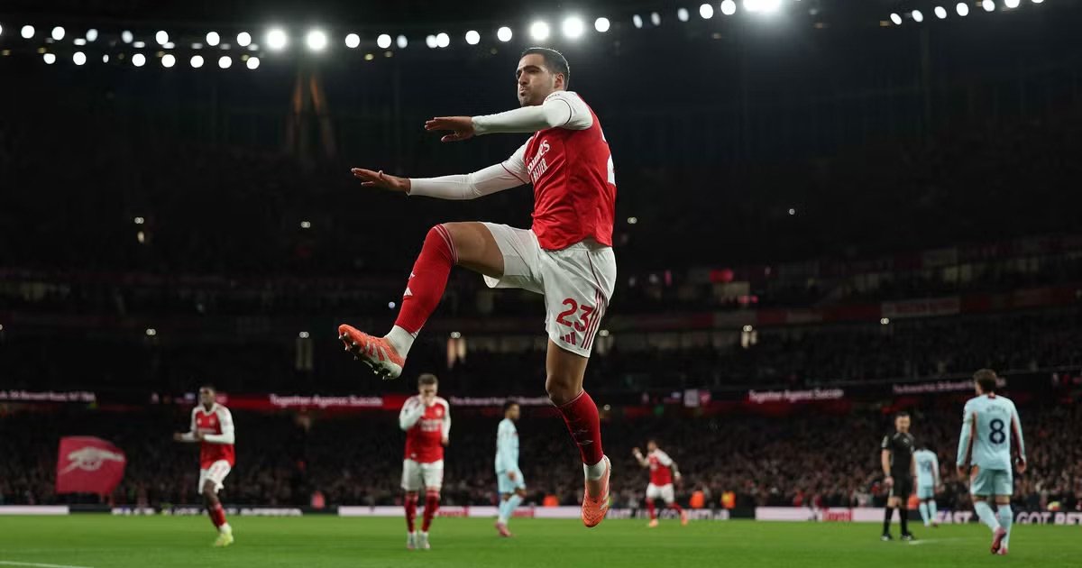 ميرينو وساكا يقودان ارسنال لتخطي برينتفورد