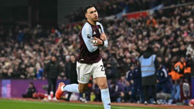 أستون فيلا يدخل التاريخ بسلسلة انتصارات غير مسبوقة منذ 111 عامًا