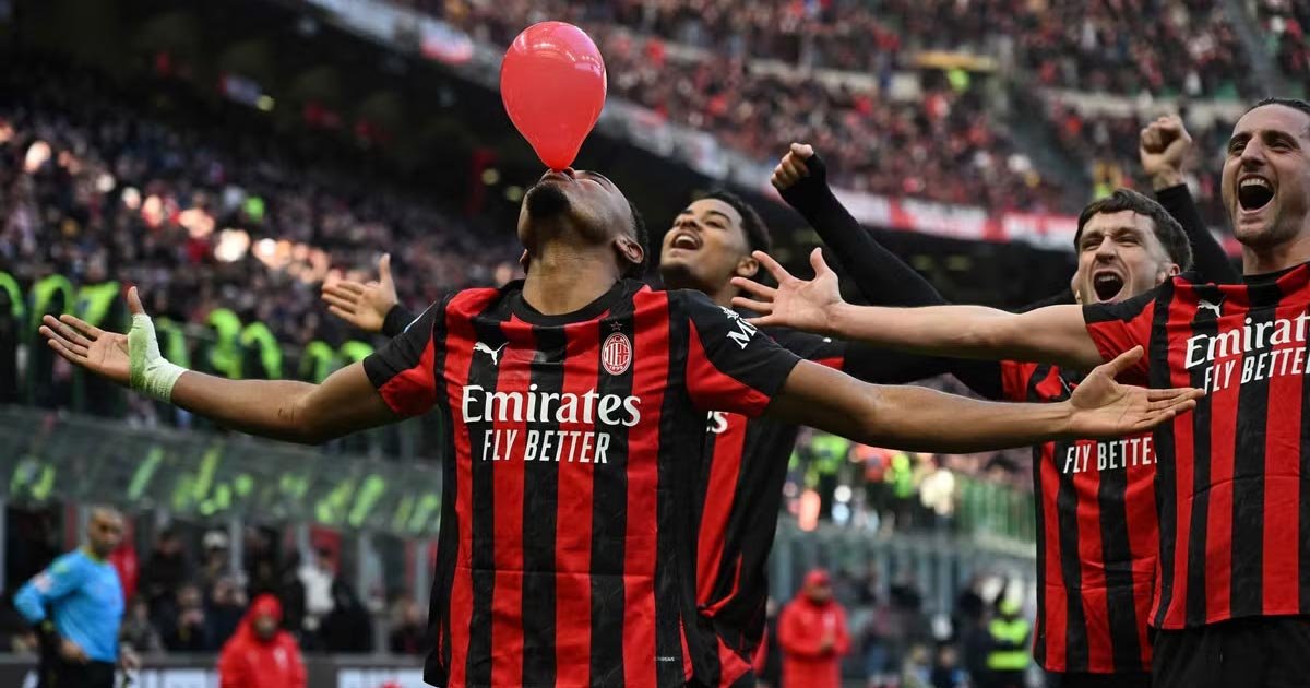 ميلان يسحق فيرونا ويواصل البقاء بلا هزيمة للمباراة الخامسة عشرة في الكالتشيو