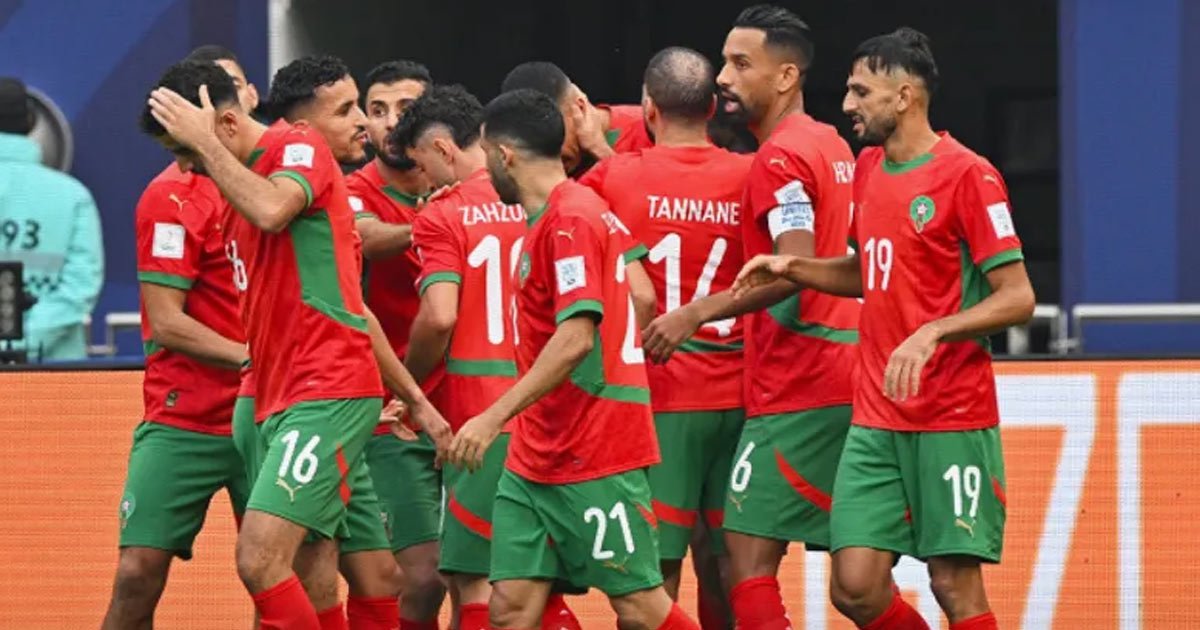 المغرب يضرب بقوة ويهزم جزر القمر بثلاثية في افتتاح مشواره بكأس العرب