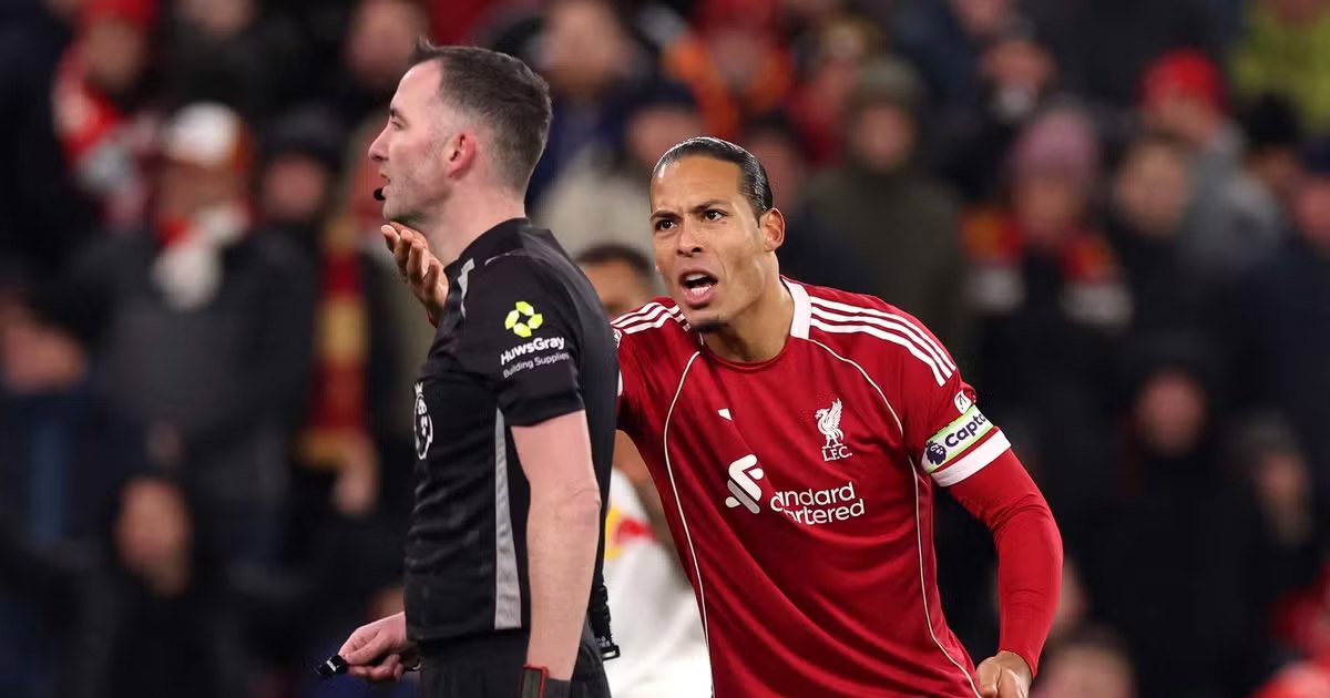 ليدز يُنهي سلسلة انتصارات ليفربول عند 3 مباريات