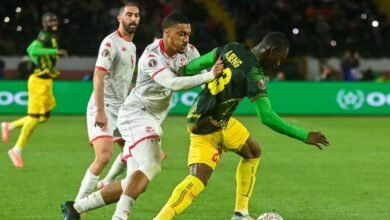 دجيجي بطل الأمسية.. مالي تتحدى النقص العددي وتُقصي تونس