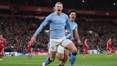 مانشستر سيتي يُنهي سلسلة ليفربول في أنفيلد بفوز درامي في الوقت القاتل