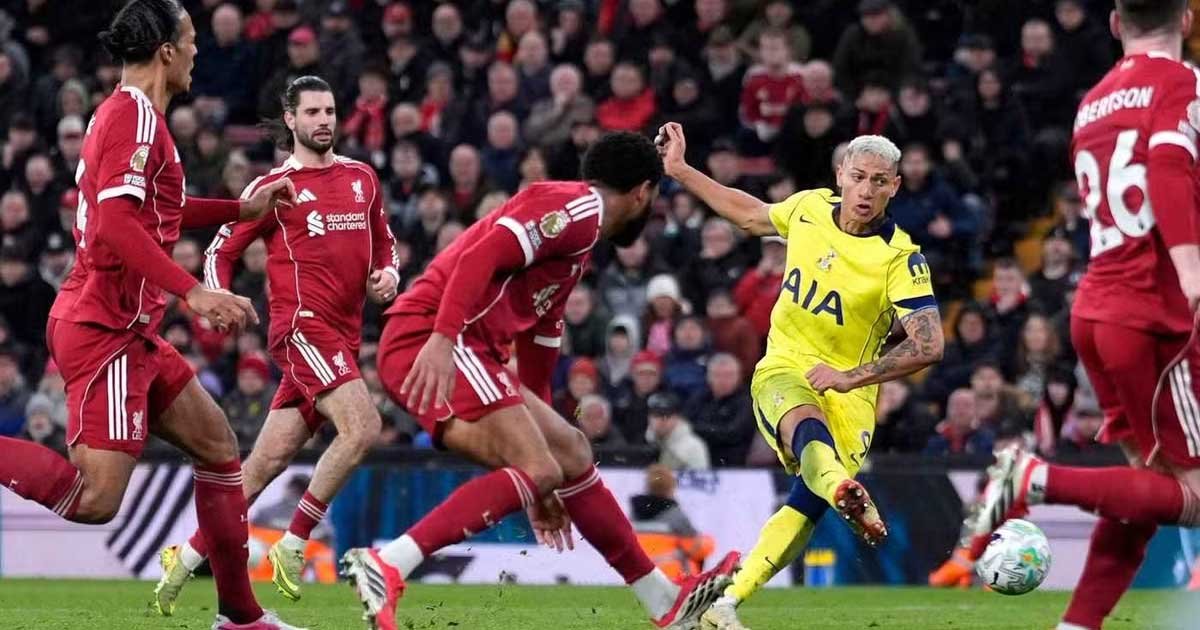 توتنهام يفلت من هزيمة مؤكدة بتعادلٍ قاتل مع ليفربول في أنفيلد