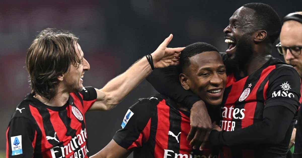 ميلان يُوقف سلسلة إنتر الثمانية.. ويكمل ثنائية الديربي للمرة الأولى منذ 2011