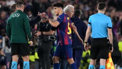 كوبارسي يورط فليك — أتلتيكو يحوّل بطاقة حمراء إلى ليلة تاريخية في كامب نو