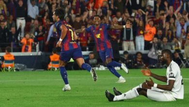 برشلونة يوسع الفارق مع ريال مدريد إلى 14 نقطة ويتوج بلقب الدوري الإسباني للمرة 29